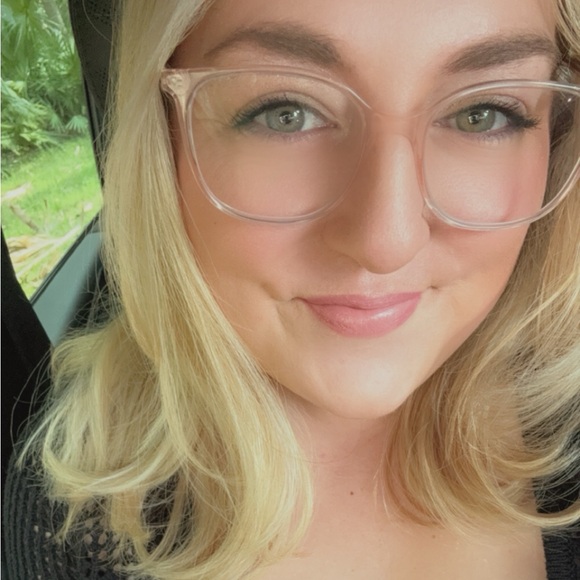 Meet your Posher, Madeline - Picture 2 of 4